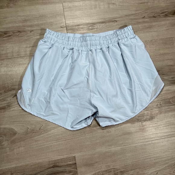 Lululemon Hotty Hot Short *Long 4” LR - Picture 2 of 9